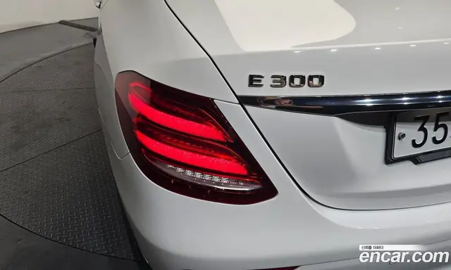 Mercedes-Benz E-Class 2016 2.0 автомат (гидро), миниатюра 8