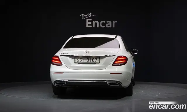 Mercedes-Benz E-Class 2016 1.9 гидро, миниатюра 4