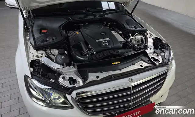 Mercedes-Benz E-Class 2017 2.0 автомат (гидро), миниатюра 6