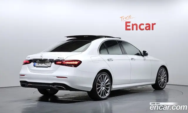 Mercedes-Benz E-Class 2021 2.0 автомат (гидро), миниатюра 2