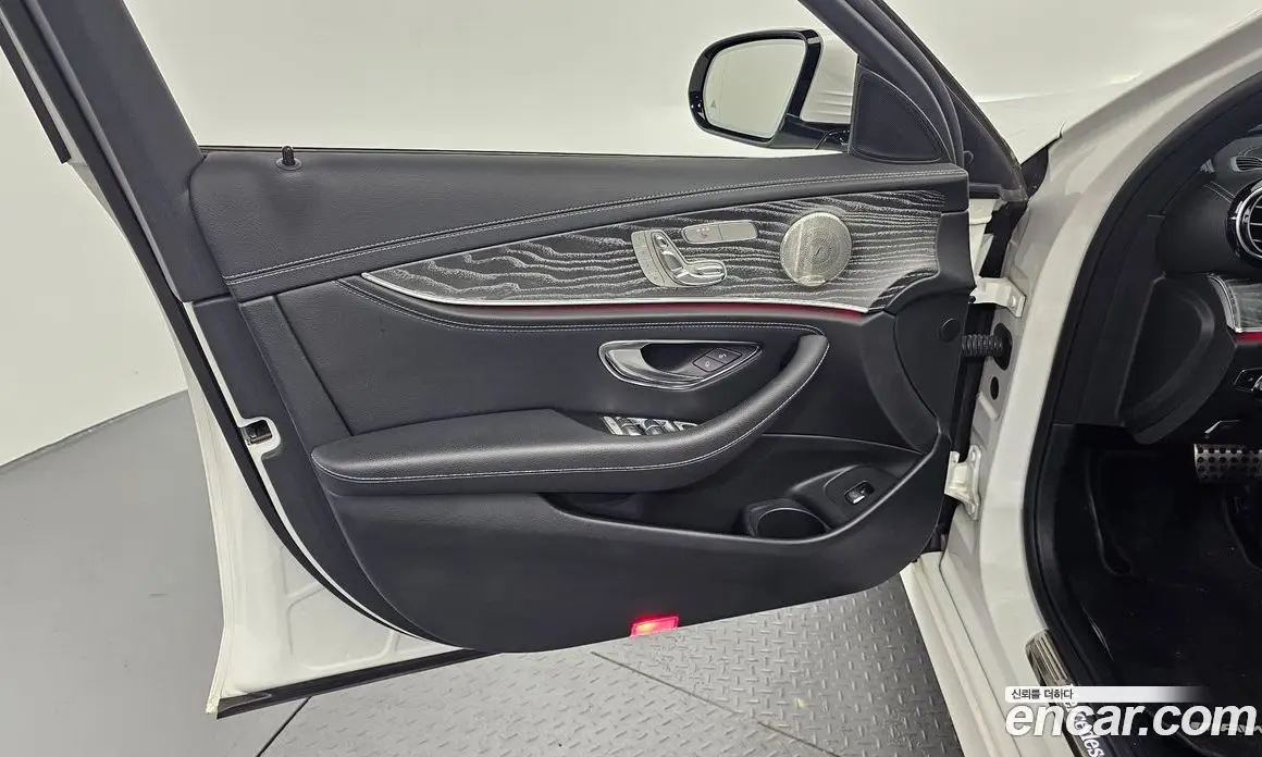 Mercedes-Benz E-Class 2021 2.0 автомат (гидро), фото 14