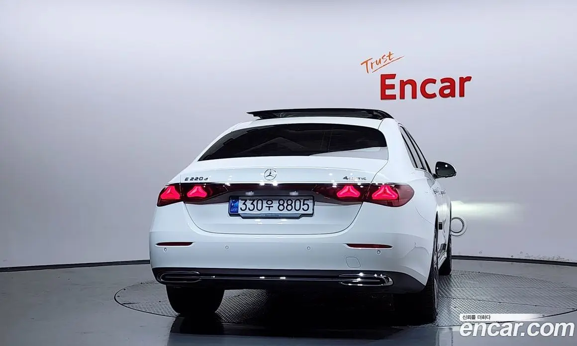 Mercedes-Benz E-Class 2024 2.0 автомат (гидро), фото 4