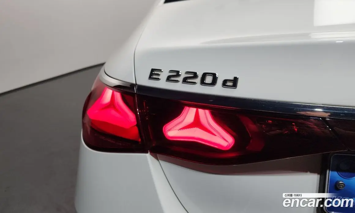 Mercedes-Benz E-Class 2024 2.0 автомат (гидро), фото 9