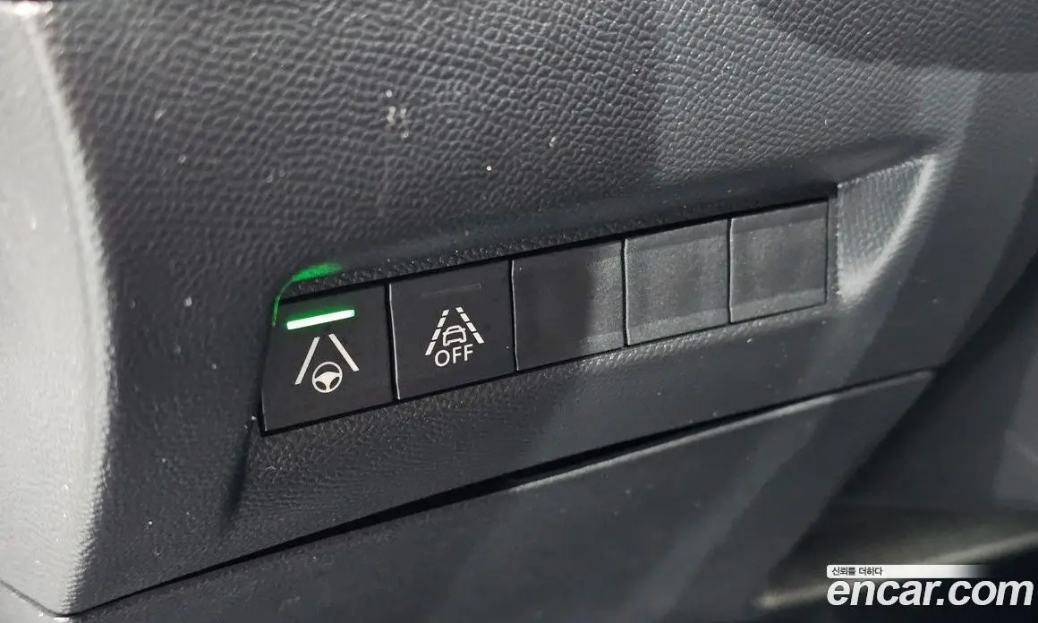 Peugeot 2008 2023 1.5 автомат (гидро), фото 25
