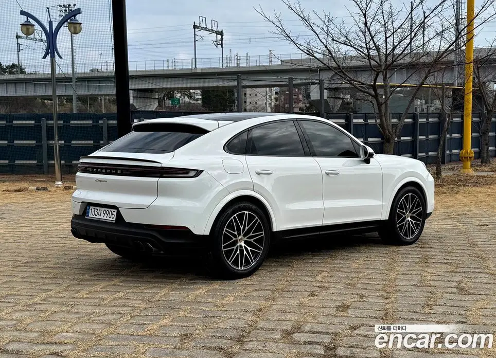 Porsche Cayenne 2023 3.0 автомат (гидро), фото 9