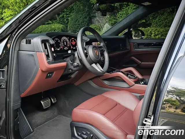 Porsche Cayenne 2025 4.0 автомат (гидро), миниатюра 9