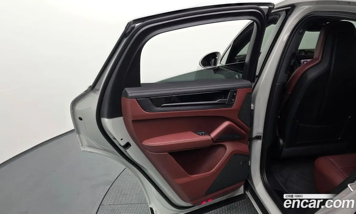 Porsche Cayenne 2025 4.0 автомат (гидро), фото 15