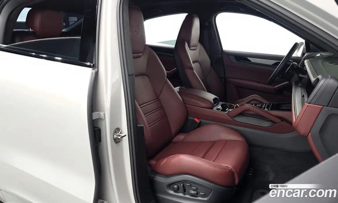 Porsche Cayenne 2025 4.0 автомат (гидро), фото 16