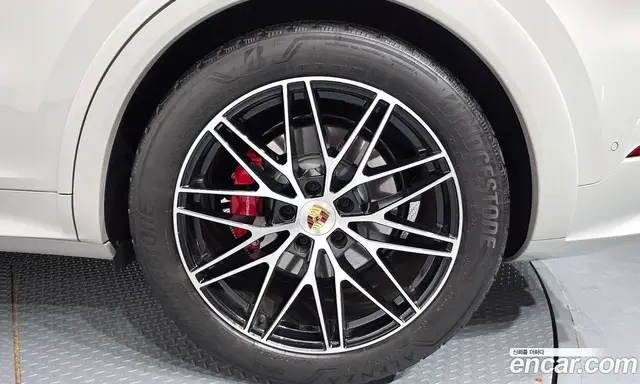 Porsche Cayenne 2025 4.0 автомат (гидро), миниатюра 7