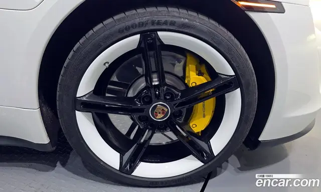 Porsche Taycan 2021 0.1 автомат (гидро), миниатюра 7