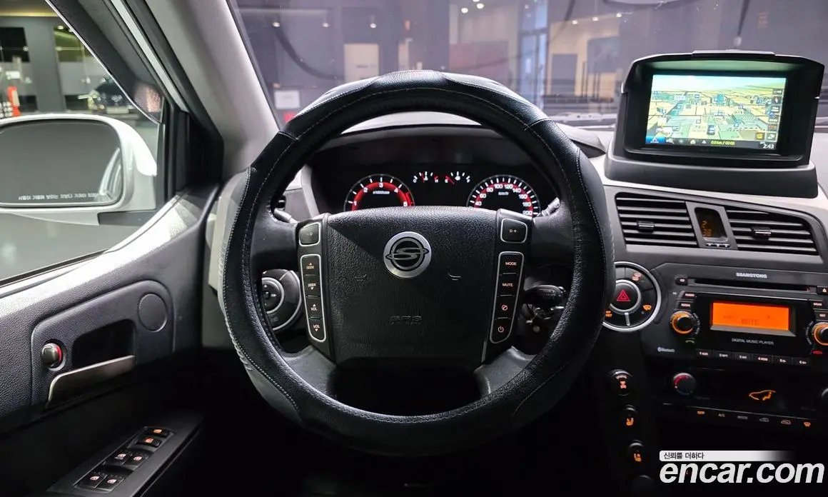 SsangYong Korando 2014 2.0 автомат (гидро), фото 14