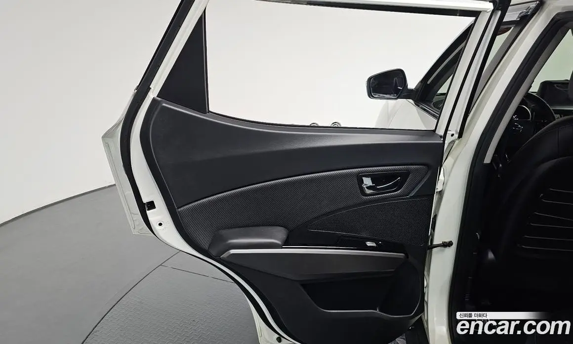 SsangYong TIBOLI 2017 1.6 автомат (гидро), фото 15