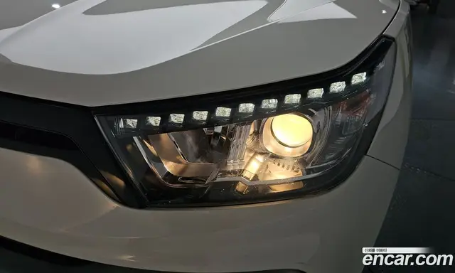 SsangYong TIBOLI 2017 1.6 автомат (гидро), миниатюра 8