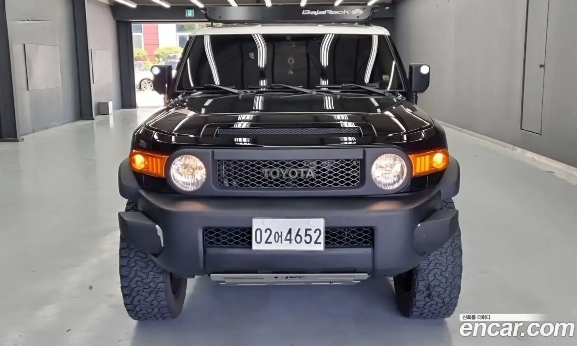 Toyota FJ Cruiser 2010 4.0 автомат (гидро), фото 3 Toyota FJ Cruiser 2010 4.0 автомат (гидро), фото 3