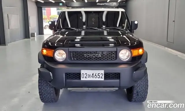 Toyota FJ Cruiser 2010 4.0 автомат (гидро), миниатюра 3 Toyota FJ Cruiser 2010 4.0 автомат (гидро), миниатюра 3