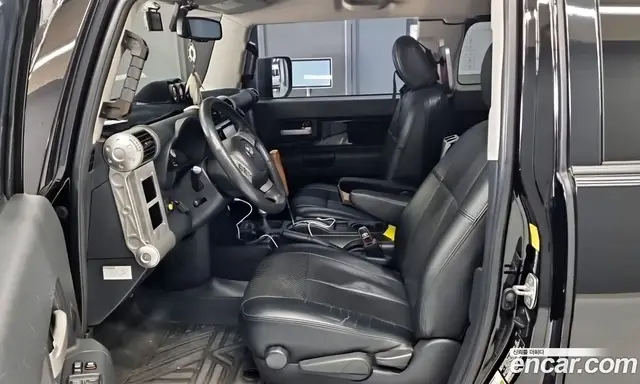 Toyota FJ Cruiser 2010 4.0 автомат (гидро), миниатюра 10 Toyota FJ Cruiser 2010 4.0 автомат (гидро), миниатюра 10