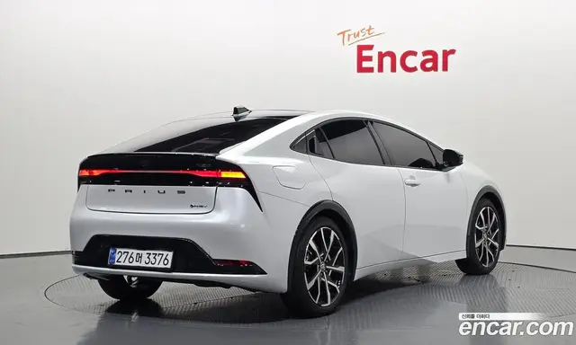 Toyota Prius 2024 2.0 автомат (гидро), миниатюра 2 Toyota Prius 2024 2.0 автомат (гидро), миниатюра 2