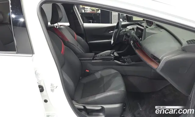 Toyota Prius 2024 2.0 автомат (гидро), миниатюра 11 Toyota Prius 2024 2.0 автомат (гидро), миниатюра 11
