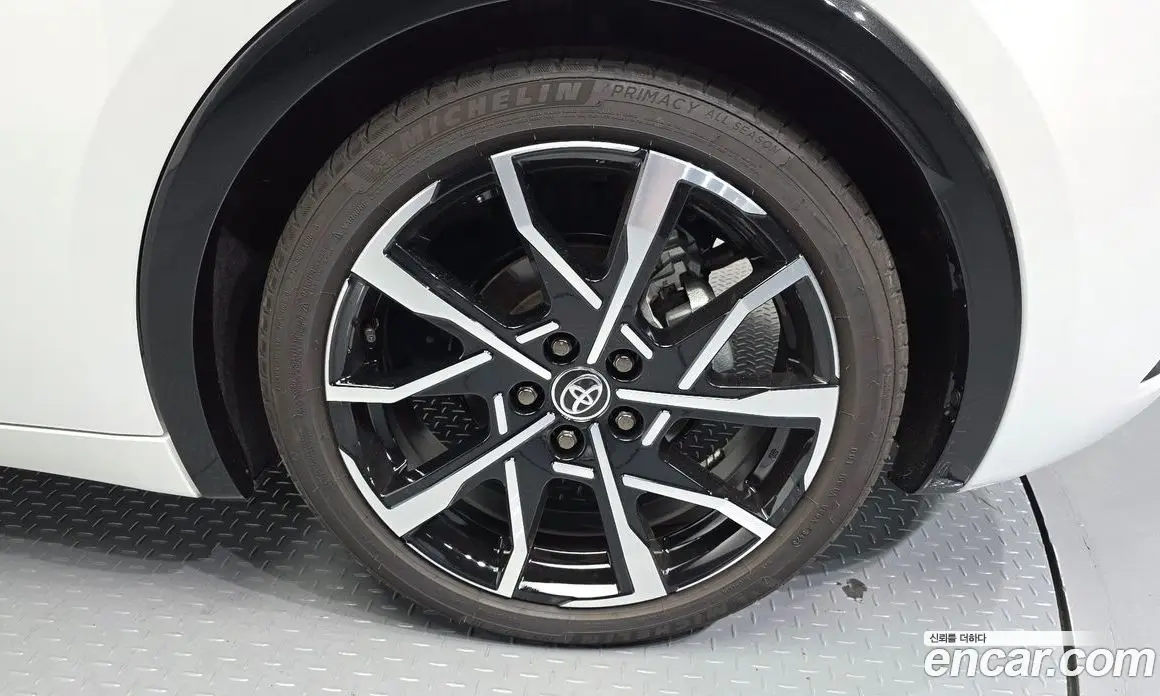 Toyota Prius 2024 2.0 автомат (гидро), фото 5 Toyota Prius 2024 2.0 автомат (гидро), фото 5