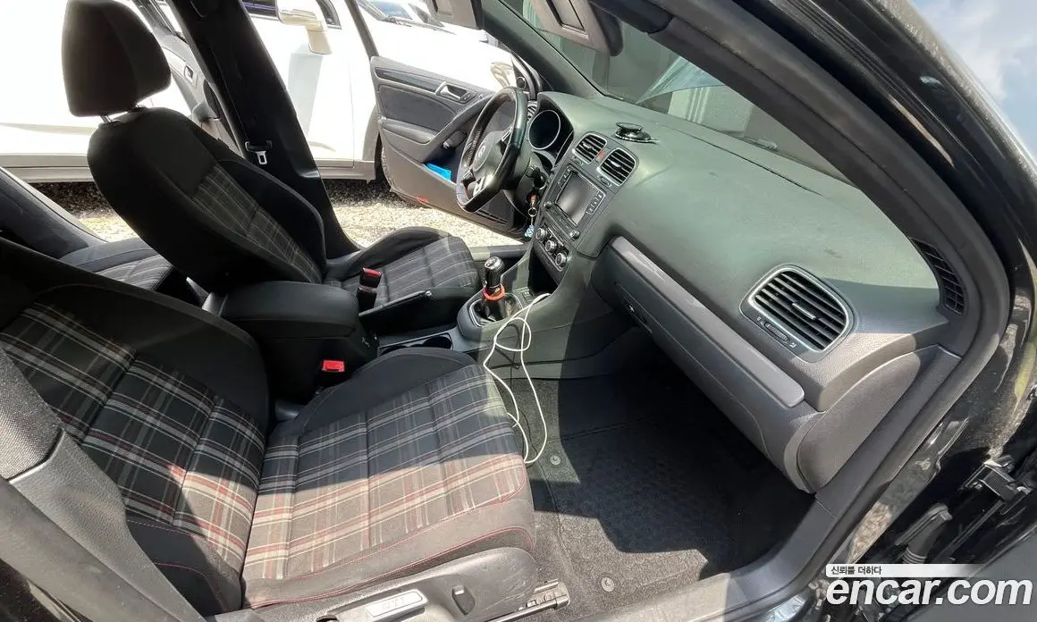 Volkswagen Golf 2010 2.0 механика, фото 3