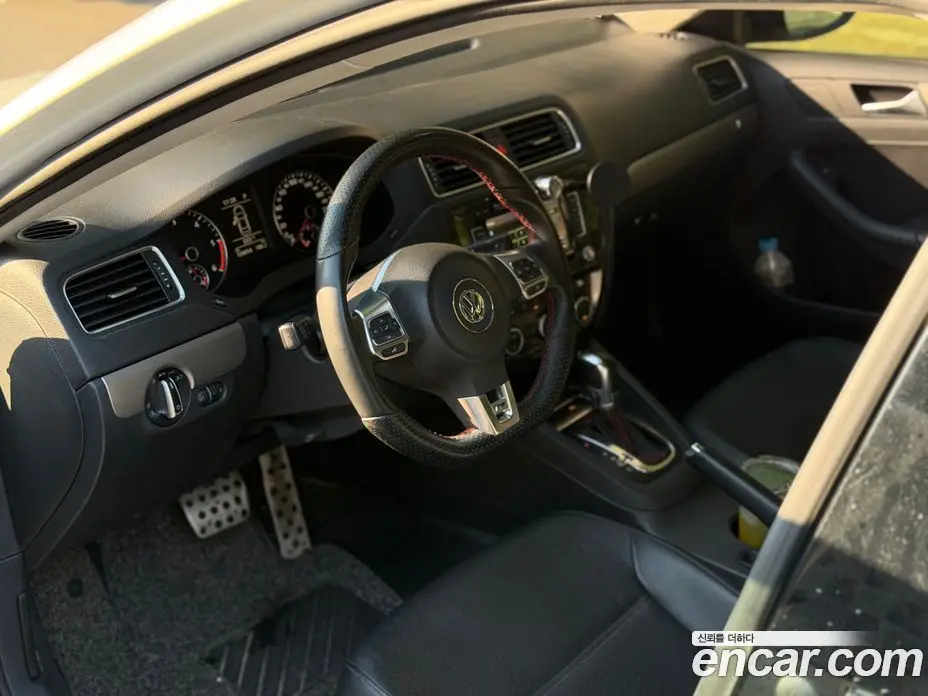 Volkswagen Jetta 2013 2.0 автомат (гидро), фото 7