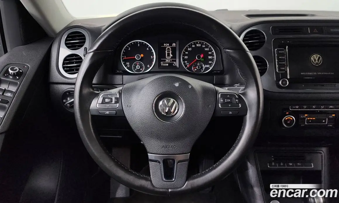 Volkswagen Tiguan 2013 2.0 автомат (гидро), фото 15