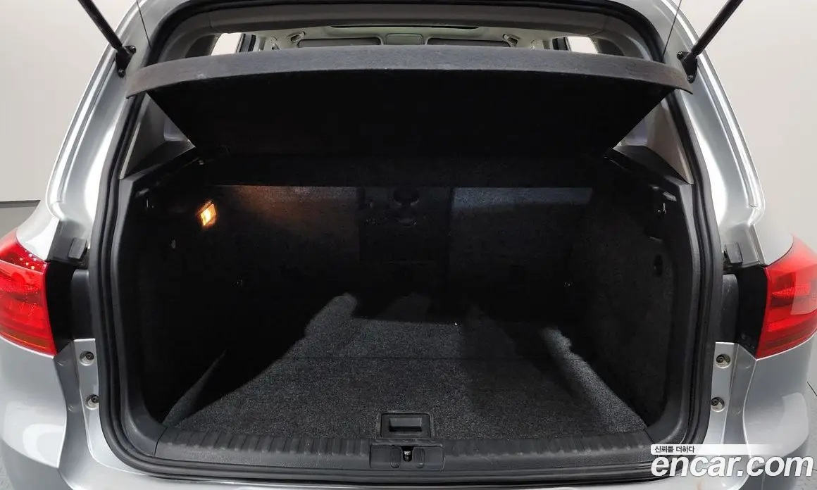 Volkswagen Tiguan 2013 2.0 автомат (гидро), фото 17