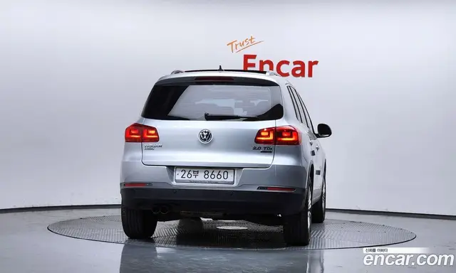 Volkswagen Tiguan 2013 2.0 автомат (гидро), миниатюра 4