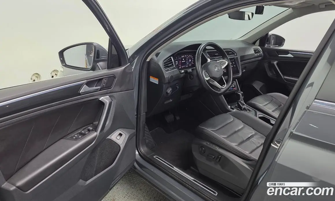 Volkswagen Tiguan 2021 2.0 автомат (гидро), фото 13