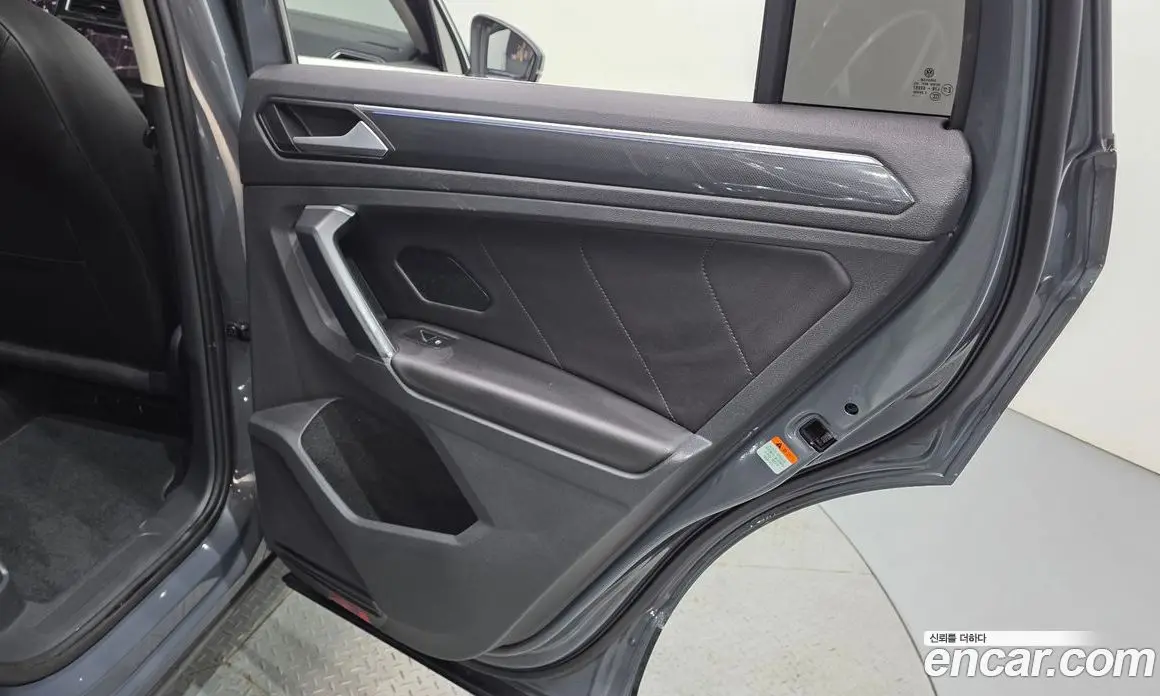 Volkswagen Tiguan 2021 2.0 автомат (гидро), фото 15