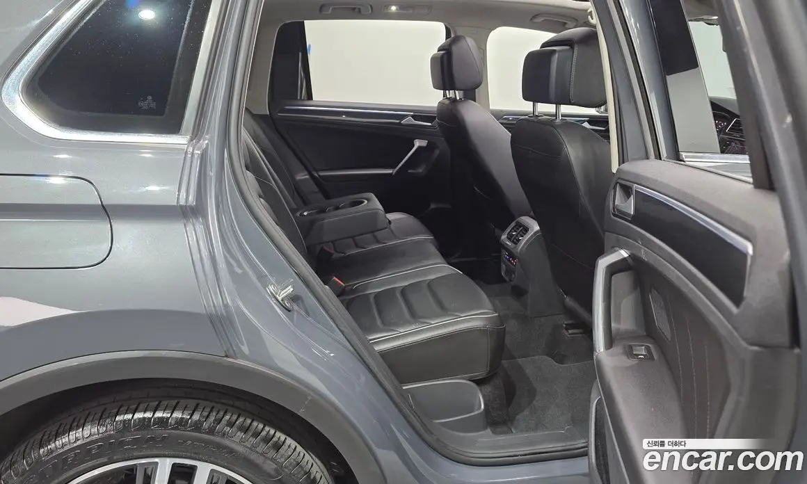 Volkswagen Tiguan 2021 2.0 автомат (гидро), фото 17