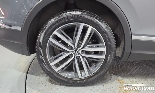 Volkswagen Tiguan 2021 2.0 автомат (гидро), миниатюра 5