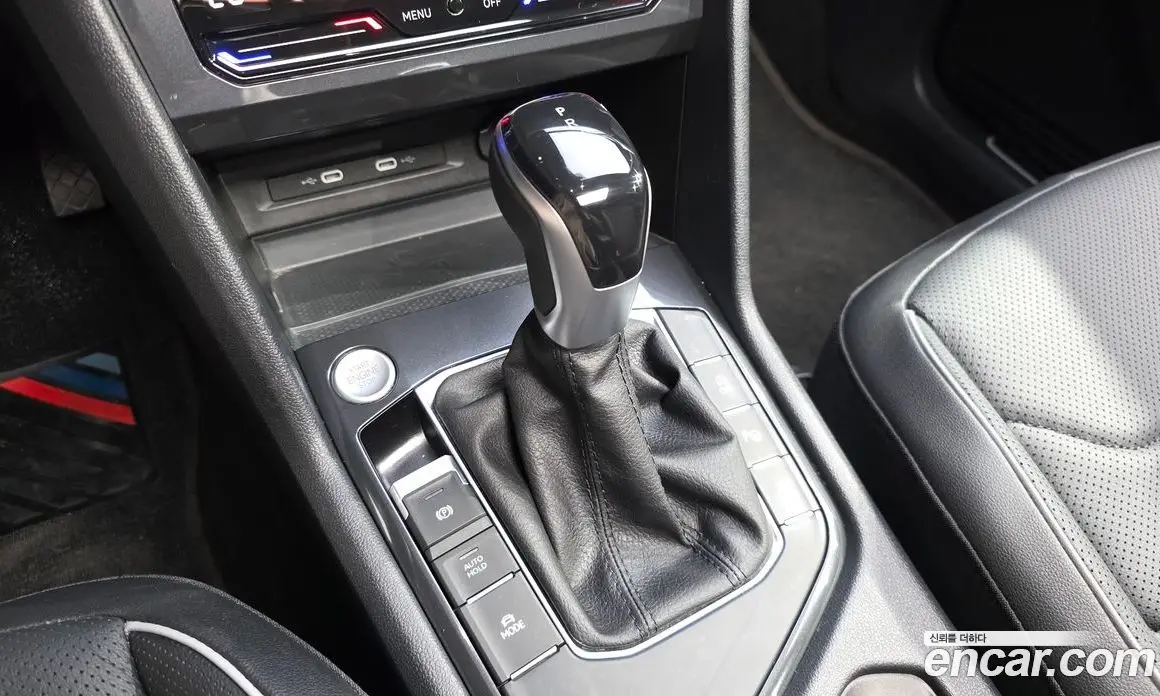 Volkswagen Tiguan 2022 2.0 автомат (гидро), фото 9