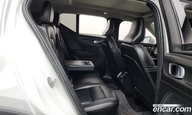 Volvo XC40 2023 2.0 автомат (гидро), миниатюра 12