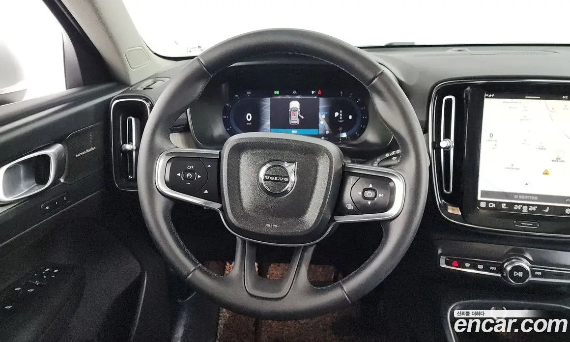 Volvo XC40 2023 2.0 автомат (гидро), фото 13