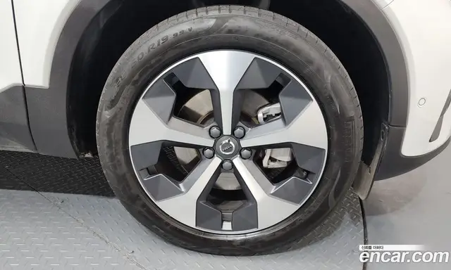 Volvo XC40 2023 2.0 автомат (гидро), миниатюра 5