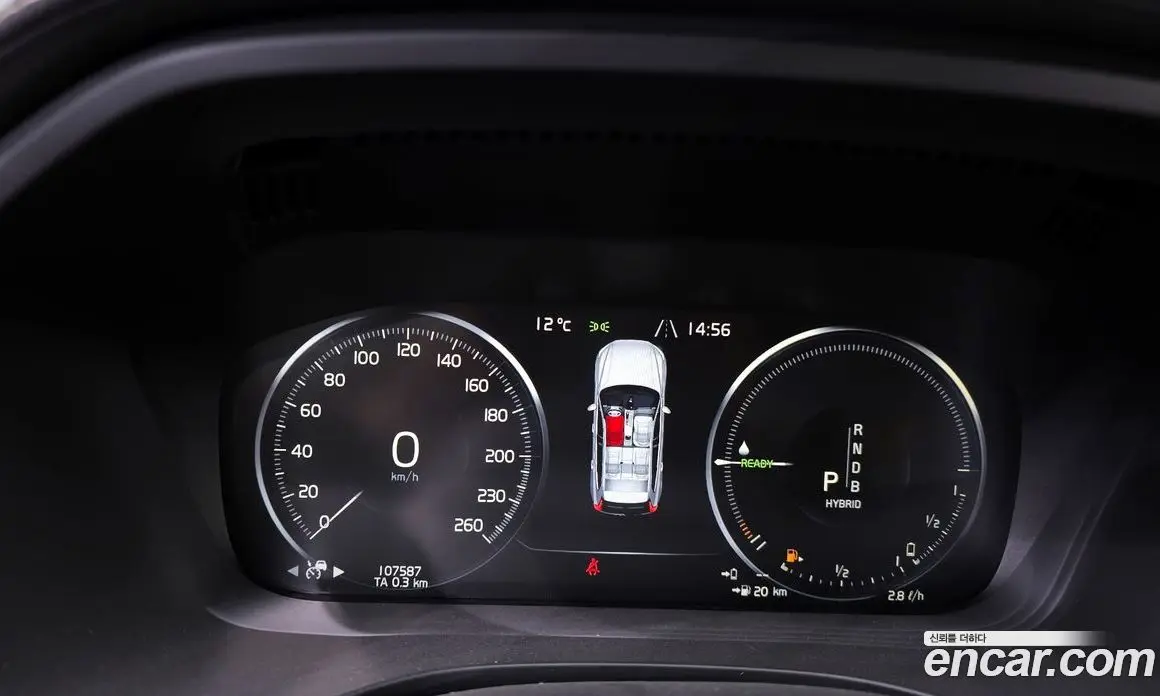 Volvo XC60 2019 2.0 автомат (гидро), фото 8