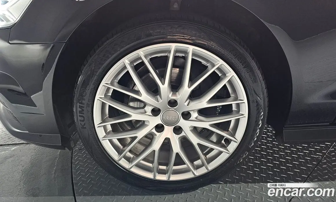 Audi A6 2018 2.0 автомат (гидро), фото 5