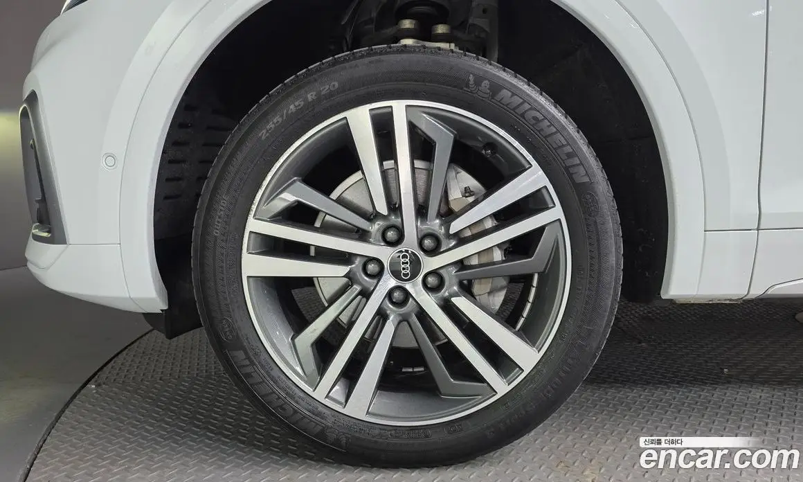 Audi Q5 2021 2.0 автомат (гидро), фото 5