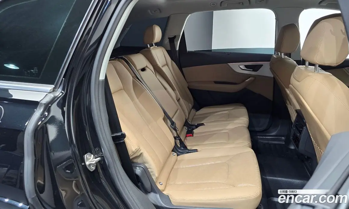Audi Q7 2023 3.0 автомат (гидро), фото 17