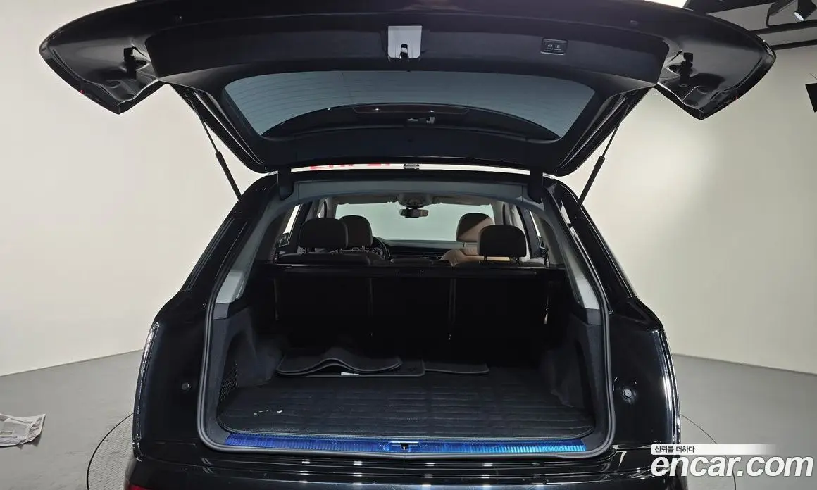 Audi Q7 2023 3.0 автомат (гидро), фото 25
