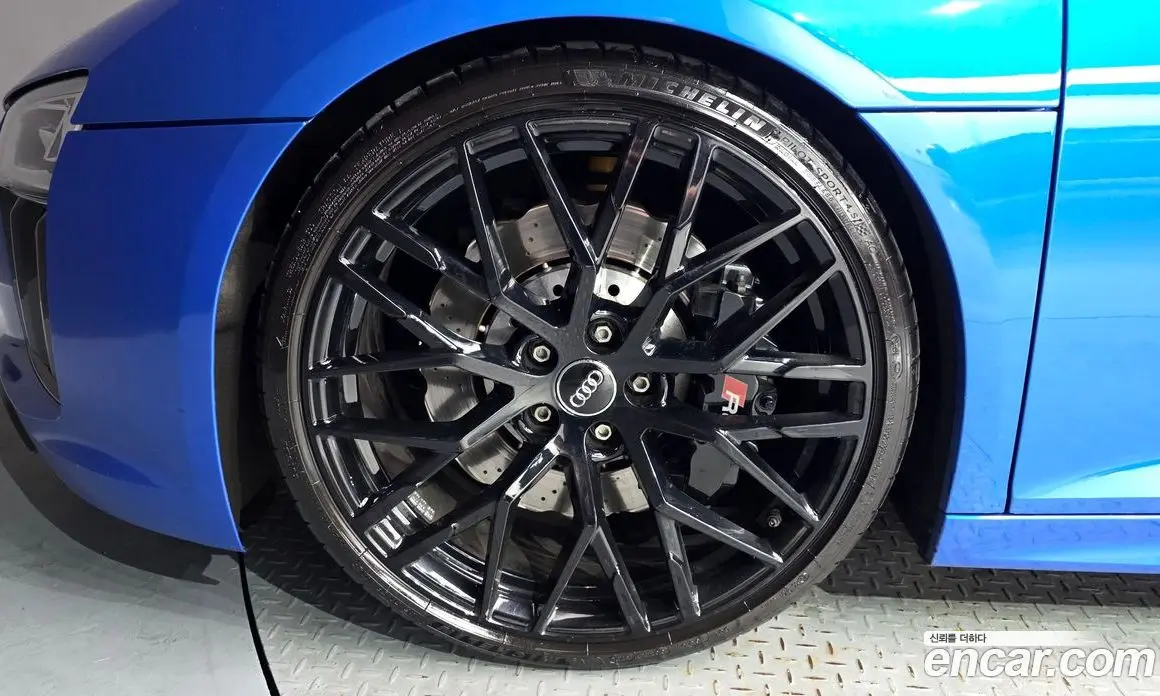 Audi R8 2017 5.2 автомат (гидро), фото 5