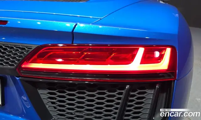 Audi R8 2017 5.2 автомат (гидро), миниатюра 9