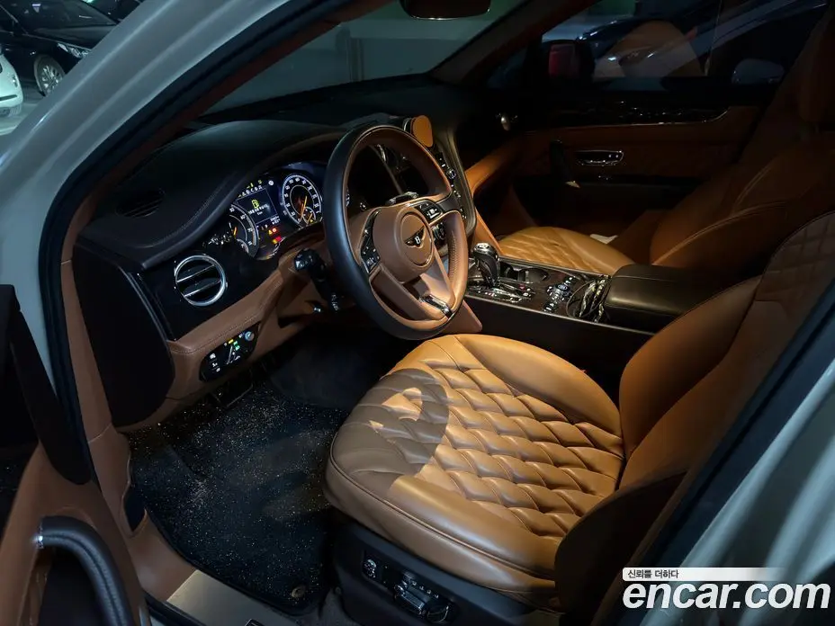 Bentley Bentayga 2017 6.0 автомат (гидро), фото 7 Bentley Bentayga 2017 6.0 автомат (гидро), фото 7