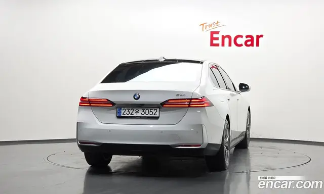 BMW 5 серия 2023 2.0 автомат (гидро), миниатюра 4