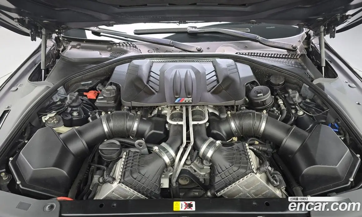 BMW M6 2013 4.4 автомат (гидро), фото 6