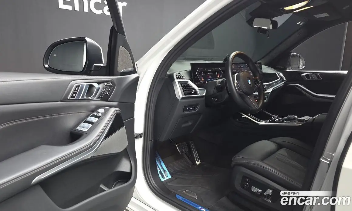 BMW X7 2023 3.0 автомат (гидро), фото 12
