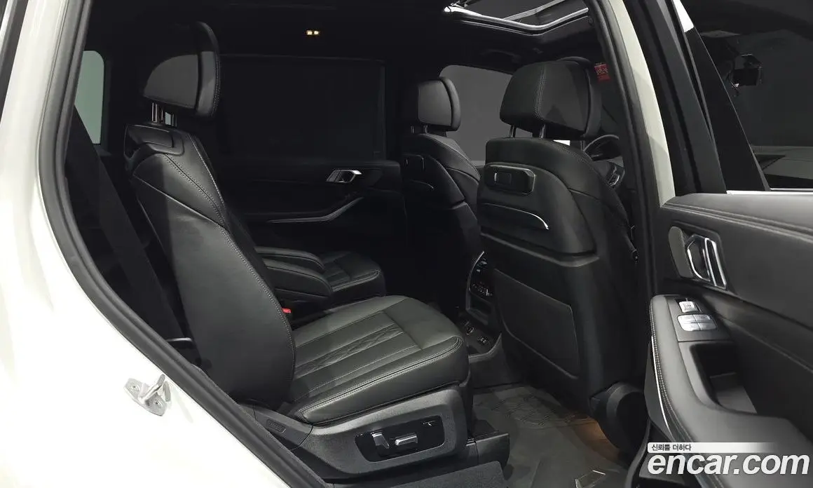 BMW X7 2023 3.0 автомат (гидро), фото 16