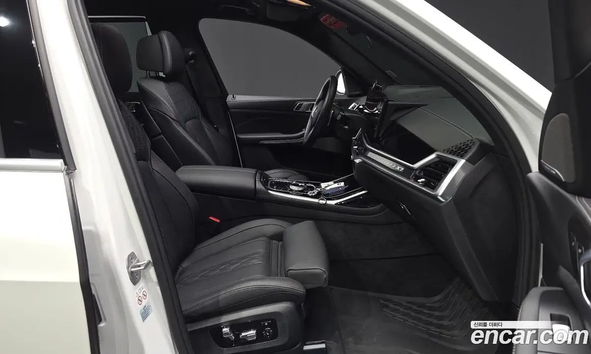BMW X7 2023 3.0 автомат (гидро), фото 17