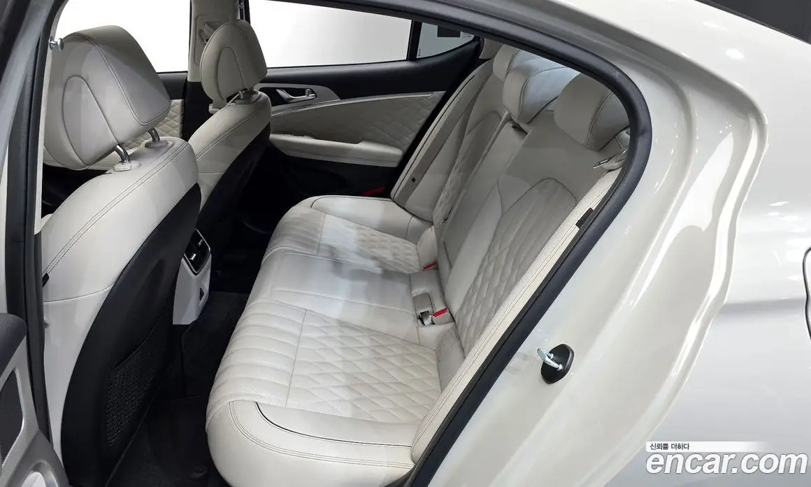 Genesis G70 2024 2.5 автомат (гидро), фото 17